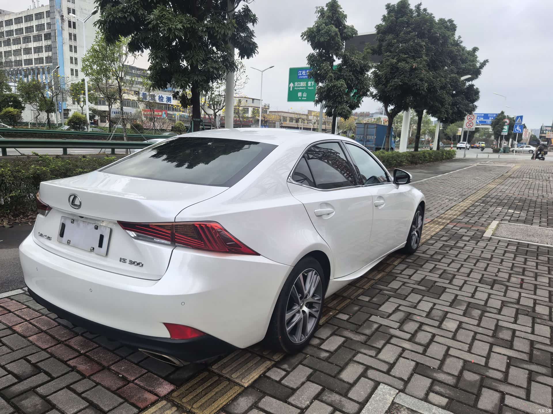 Lexus IS, 2018 все фото