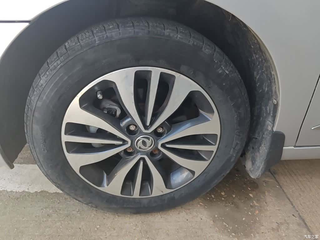 DongFeng A60, 2016 23