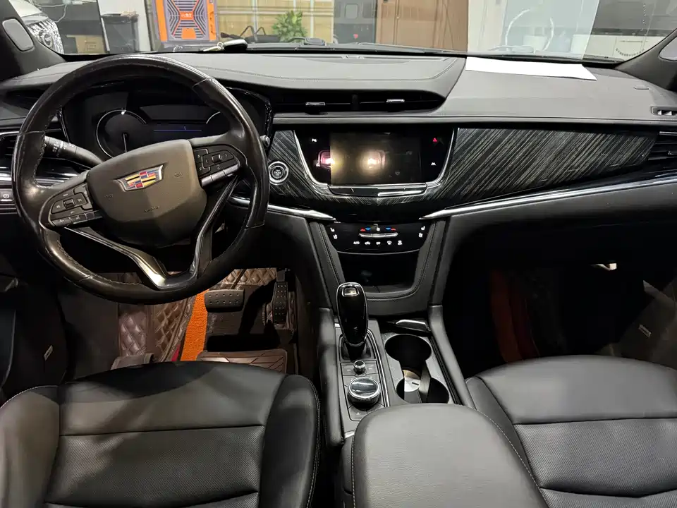 Cadillac XT6