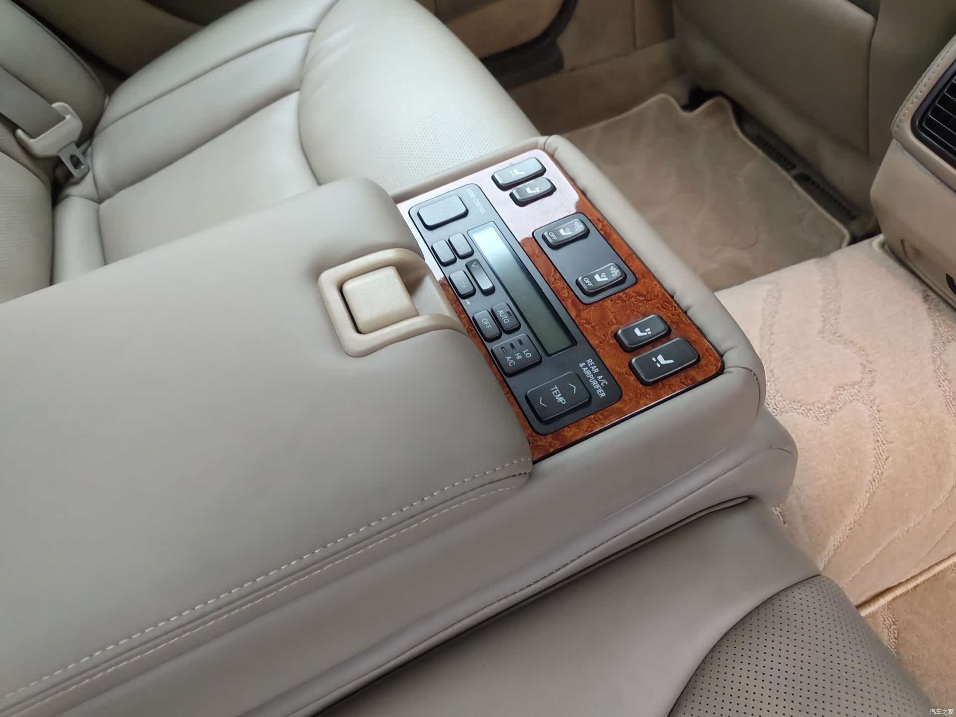 Lexus LS, 2005 23