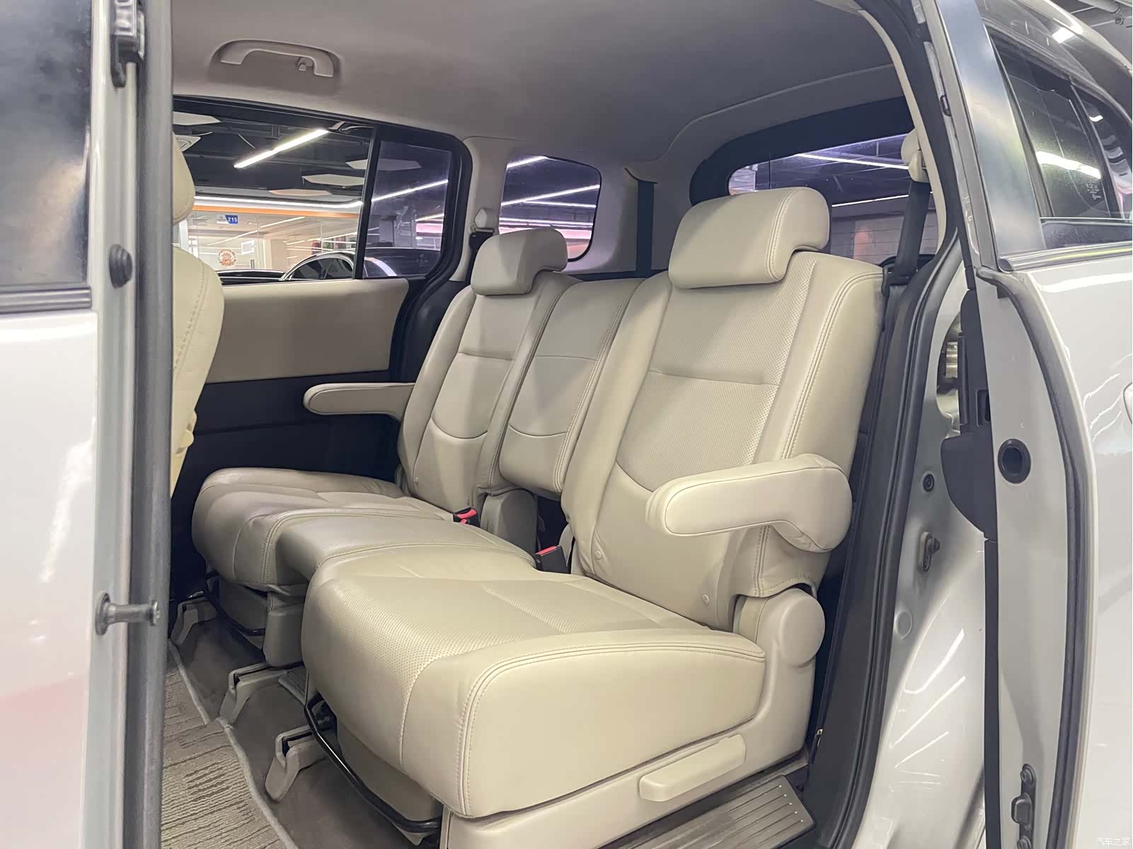 Mazda 5, 2010 7