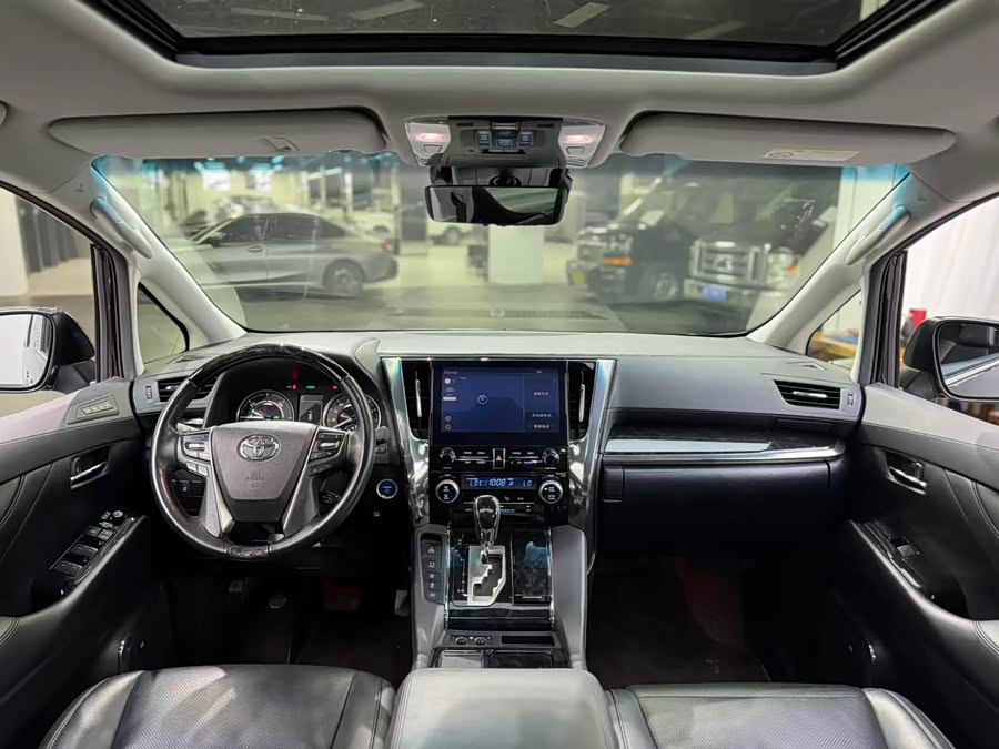 Toyota Vellfire 2024, фото 9