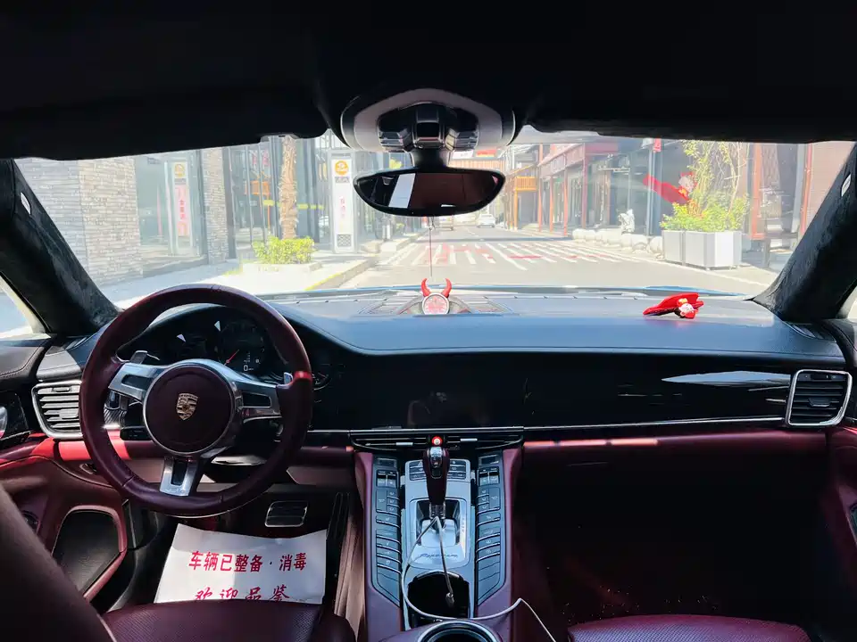 Porsche Panamera
