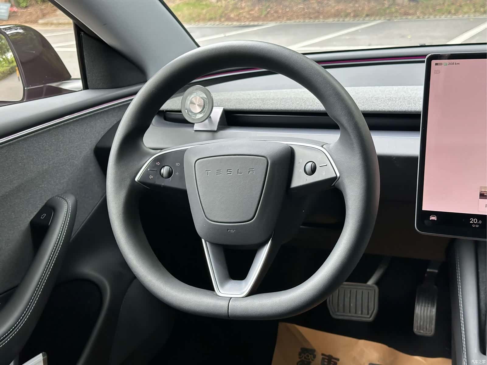 Tesla Model 3, 2025 12