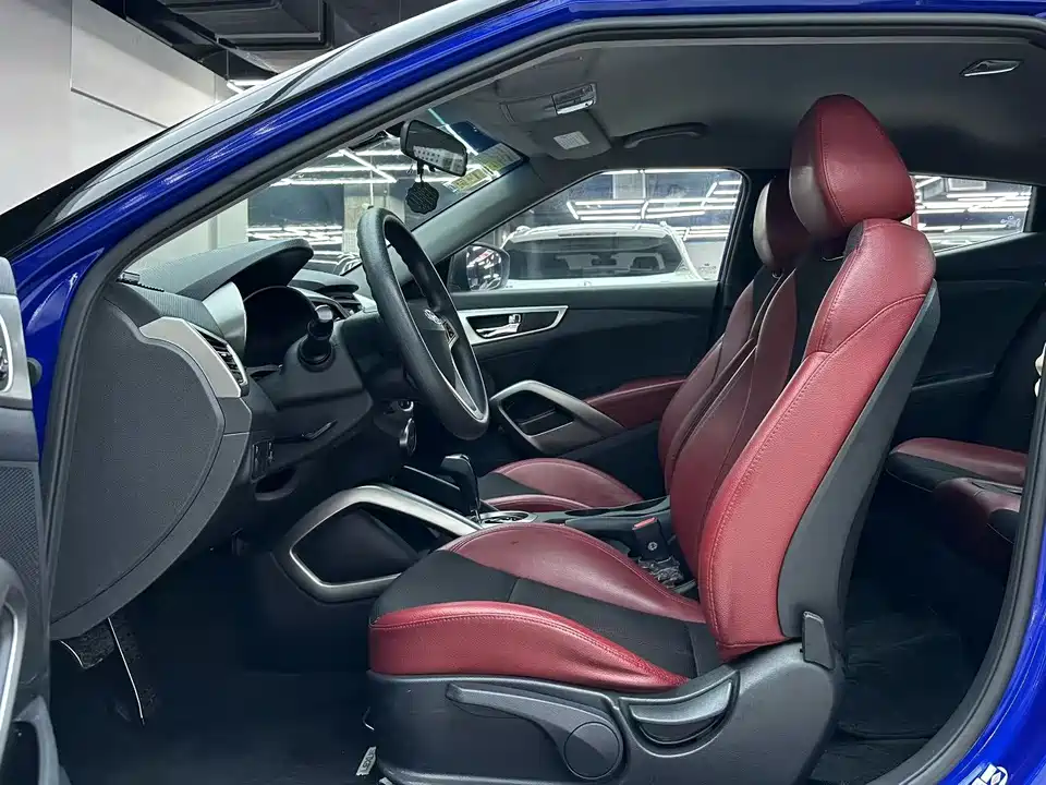 Hyundai Veloster