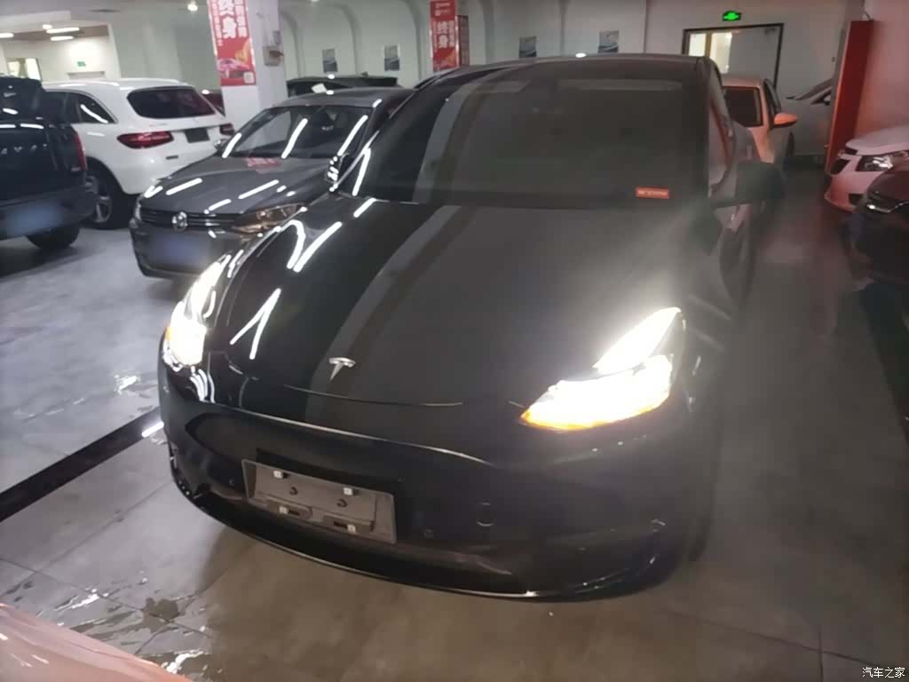 Tesla Model Y, 2021 3