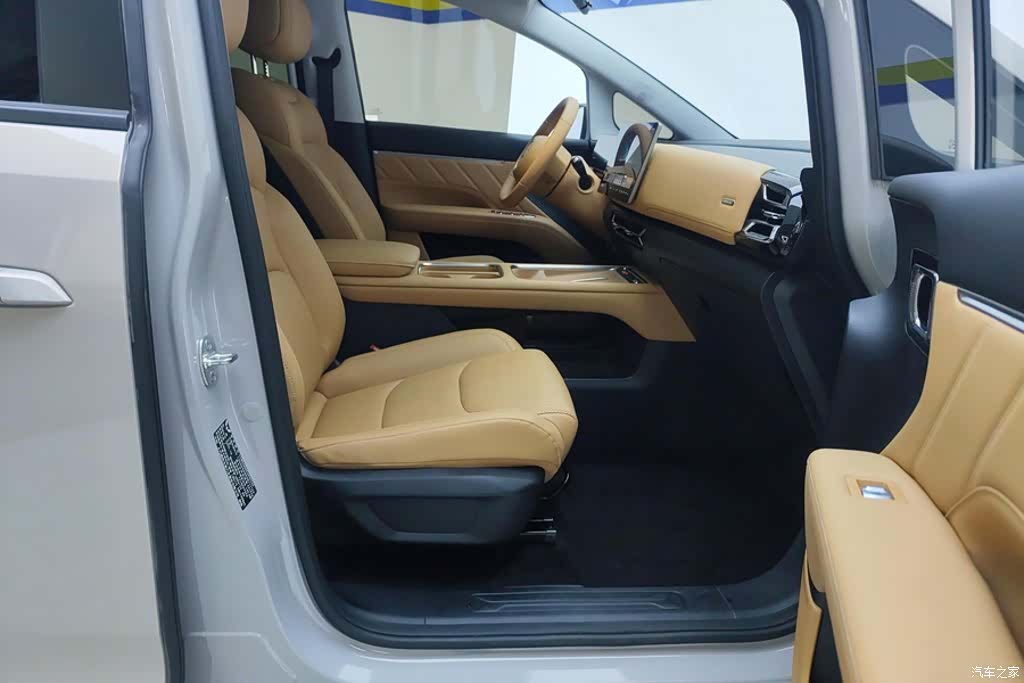 Wuling 730, 2025 8
