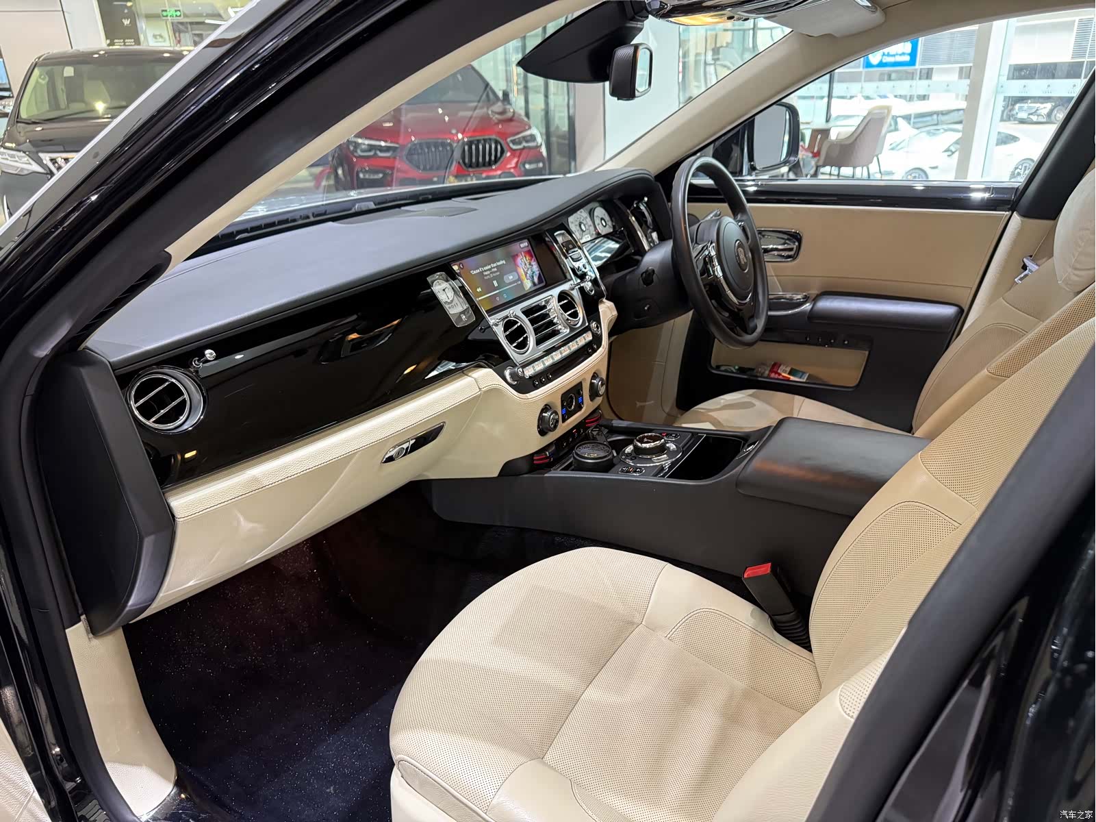 Rolls-Royce Ghost, 2011 7