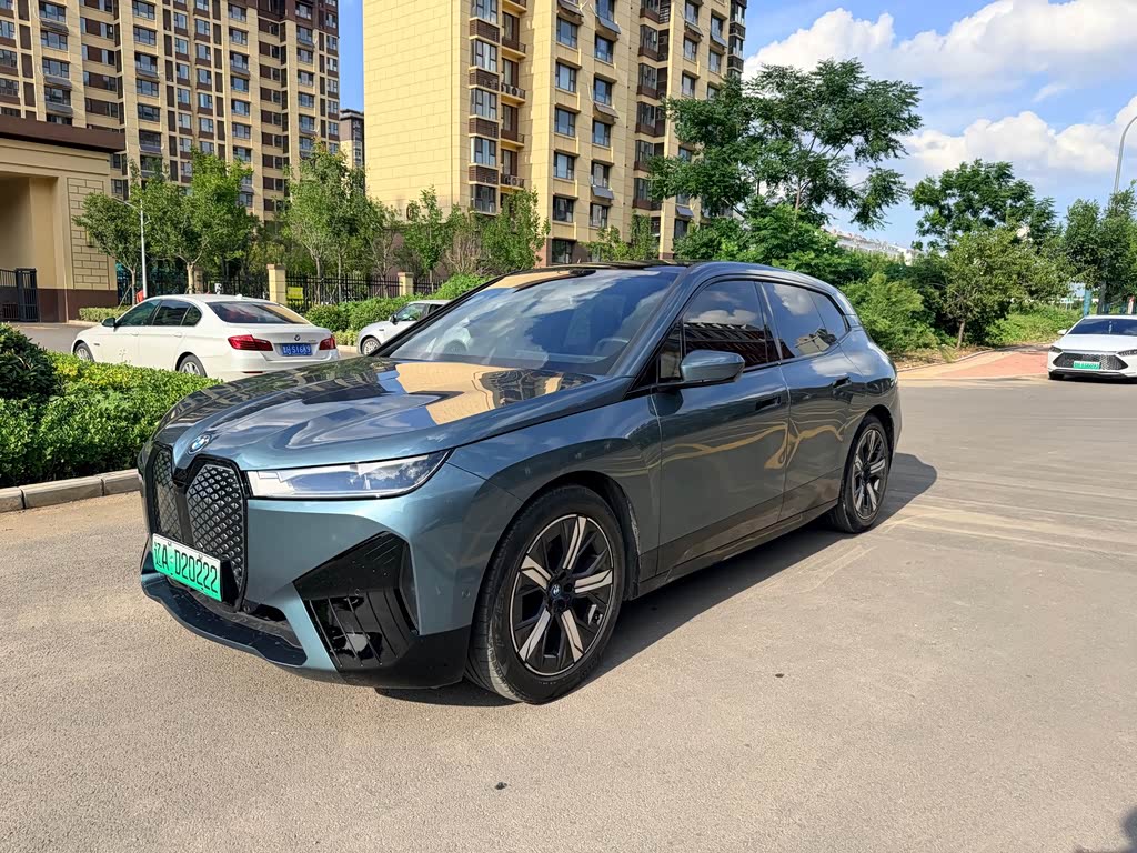 BMW iX