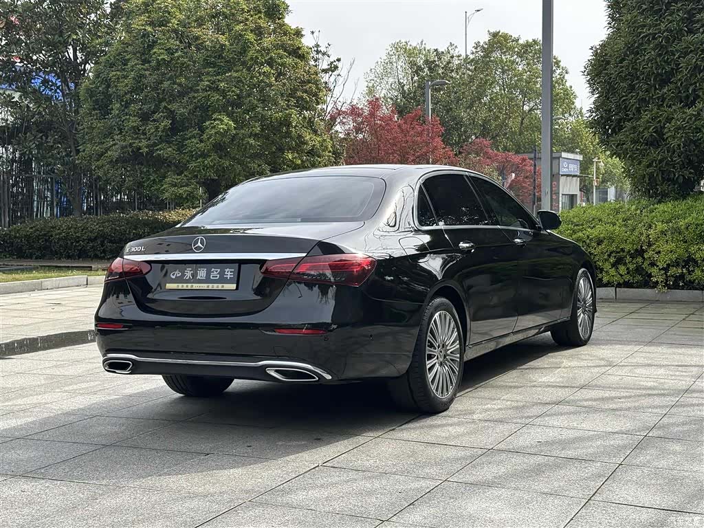 Mercedes-Benz E-Class, 2023 14