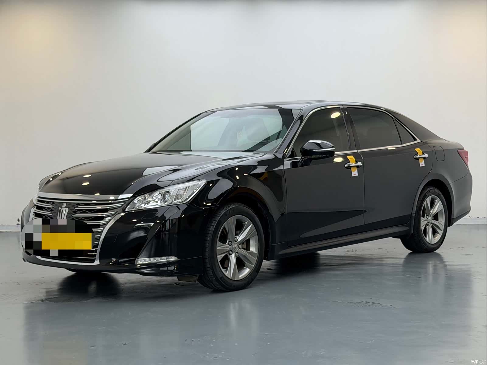 Toyota Crown, 2016 1