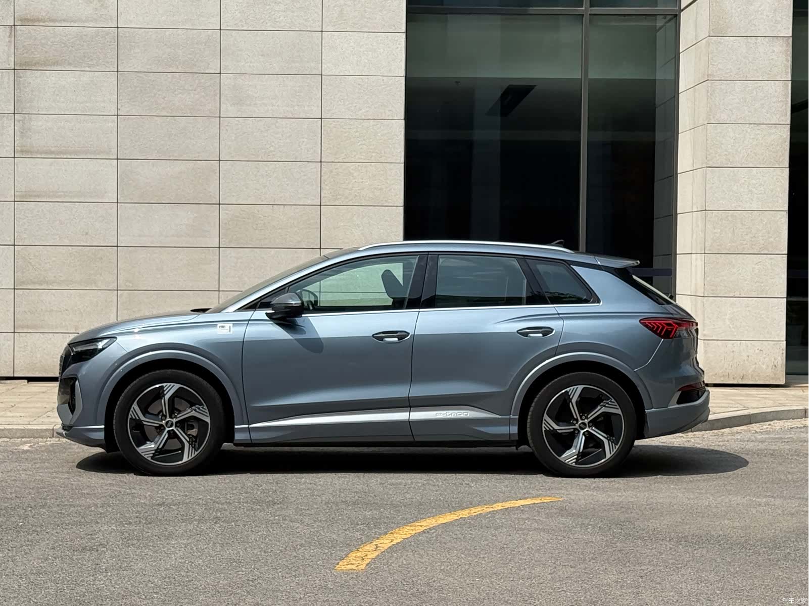 Audi Q4 e-tron, 2024 4