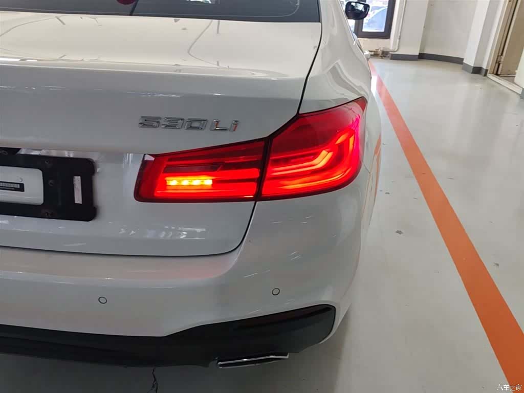 BMW 5 Series, 2018 8