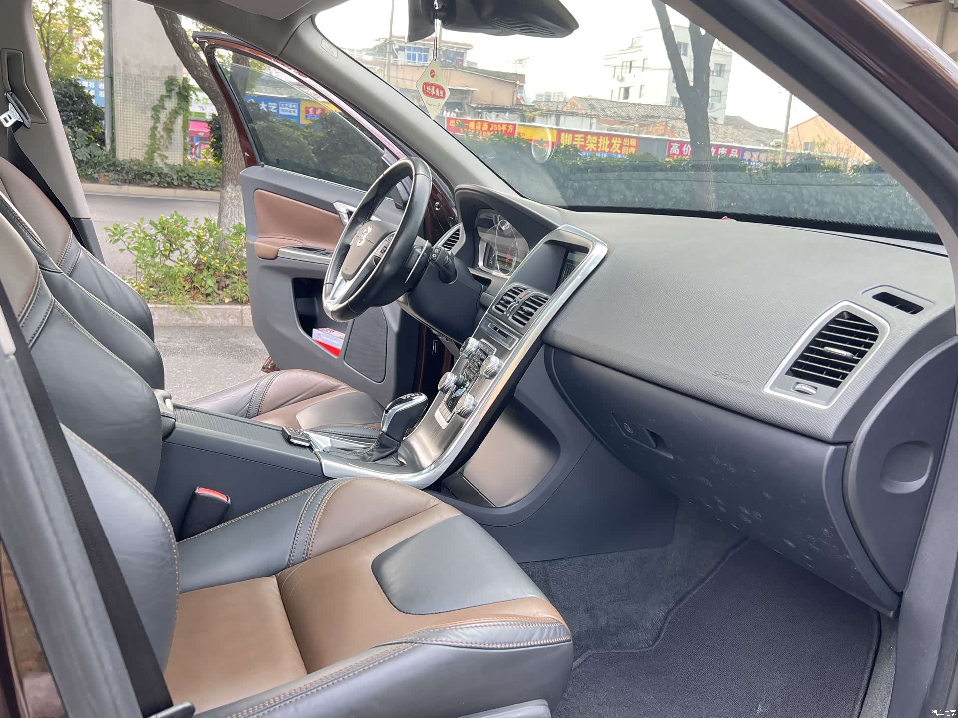Volvo XC60, 2014 15