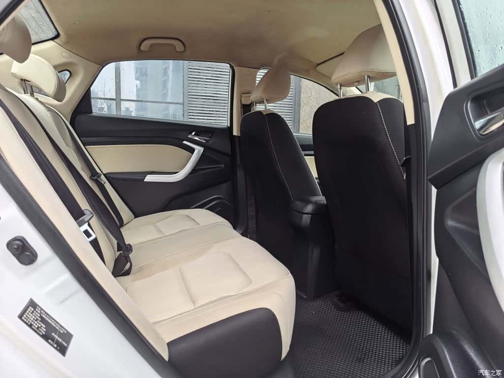Changan V7, 2015 17