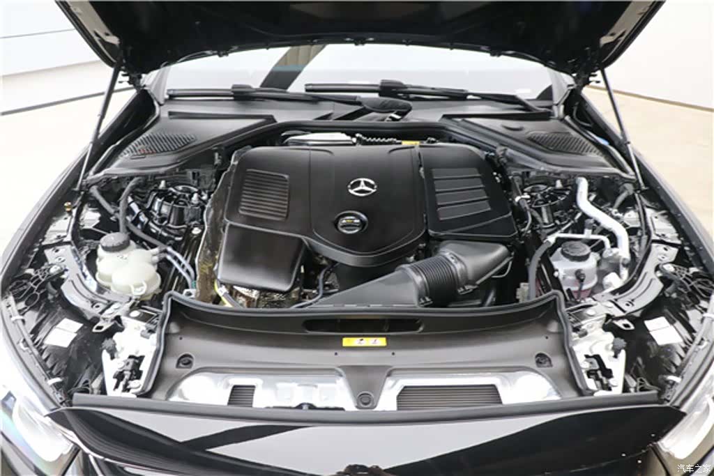 Mercedes-Benz E-Class, 2026 10