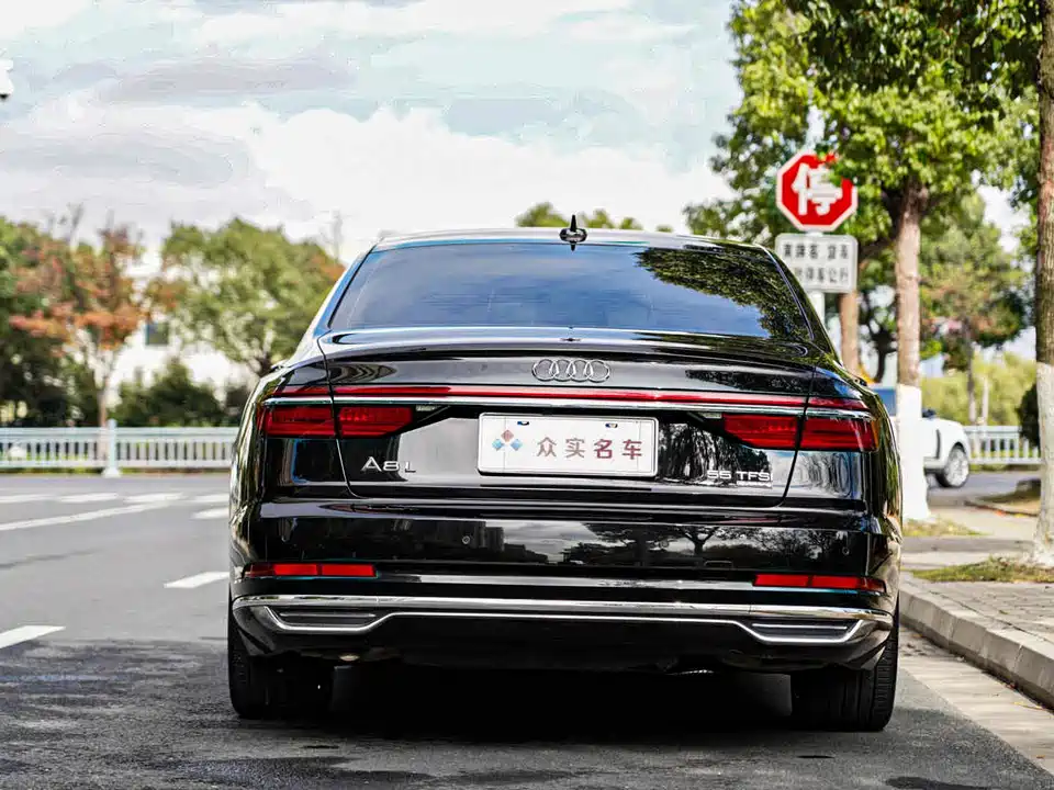 Audi A8