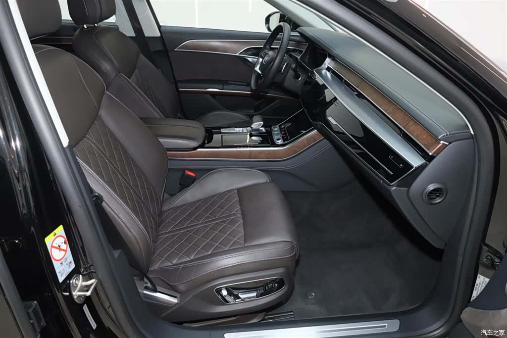 Audi A8L, 2023 18