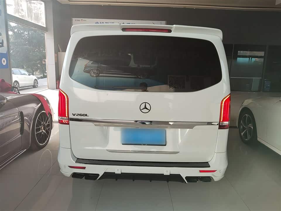 Mercedes-Benz V-class