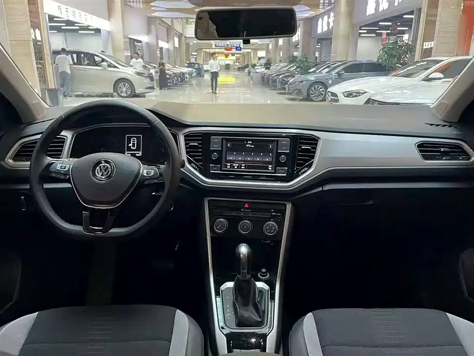 Volkswagen T-ROC exploring Songs