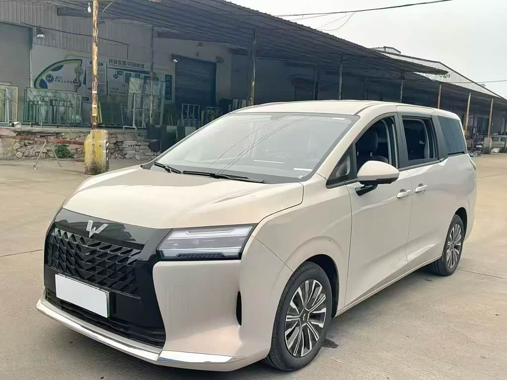 Wuling 730