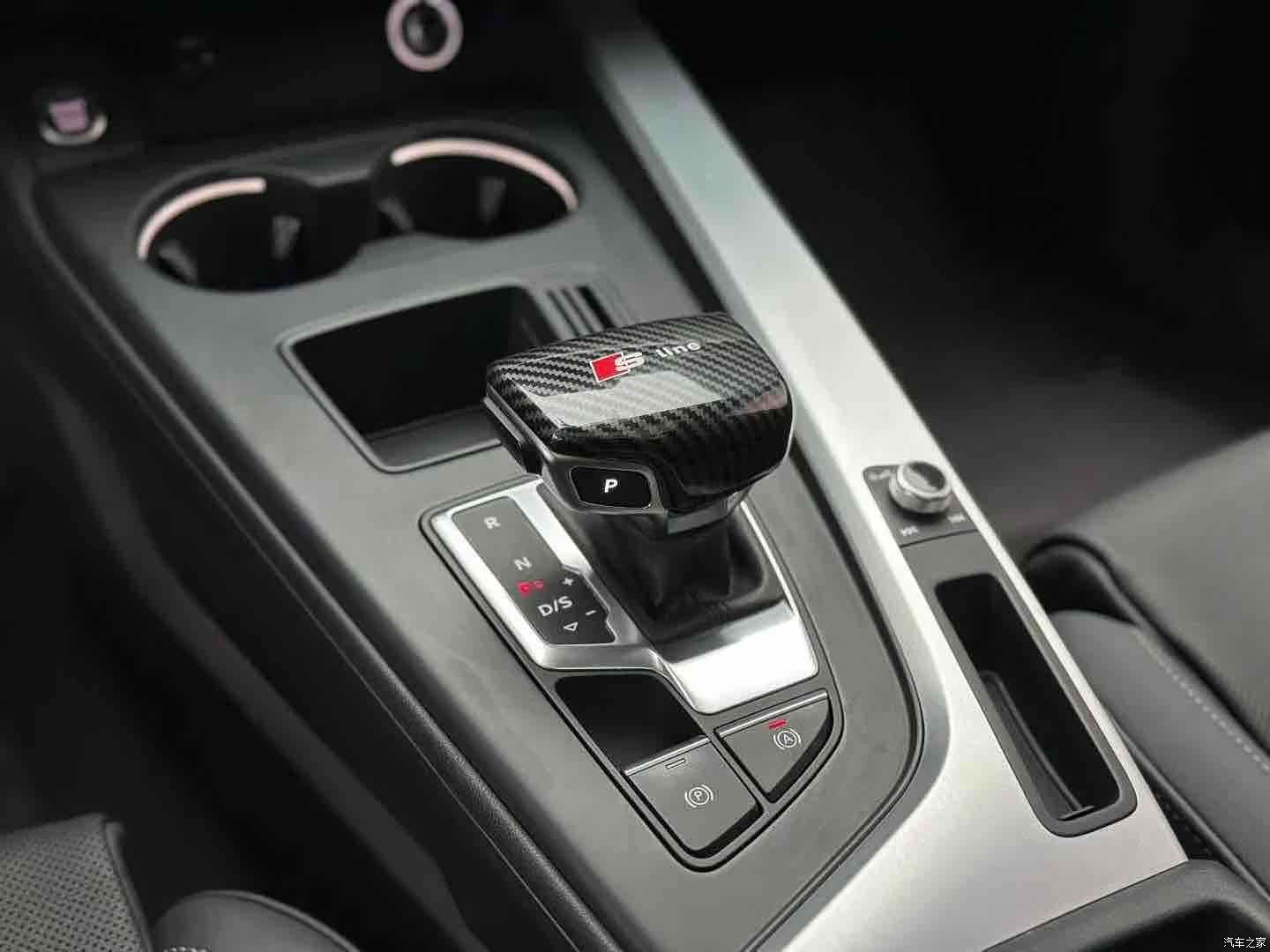 Audi A4L, 2021 все фото