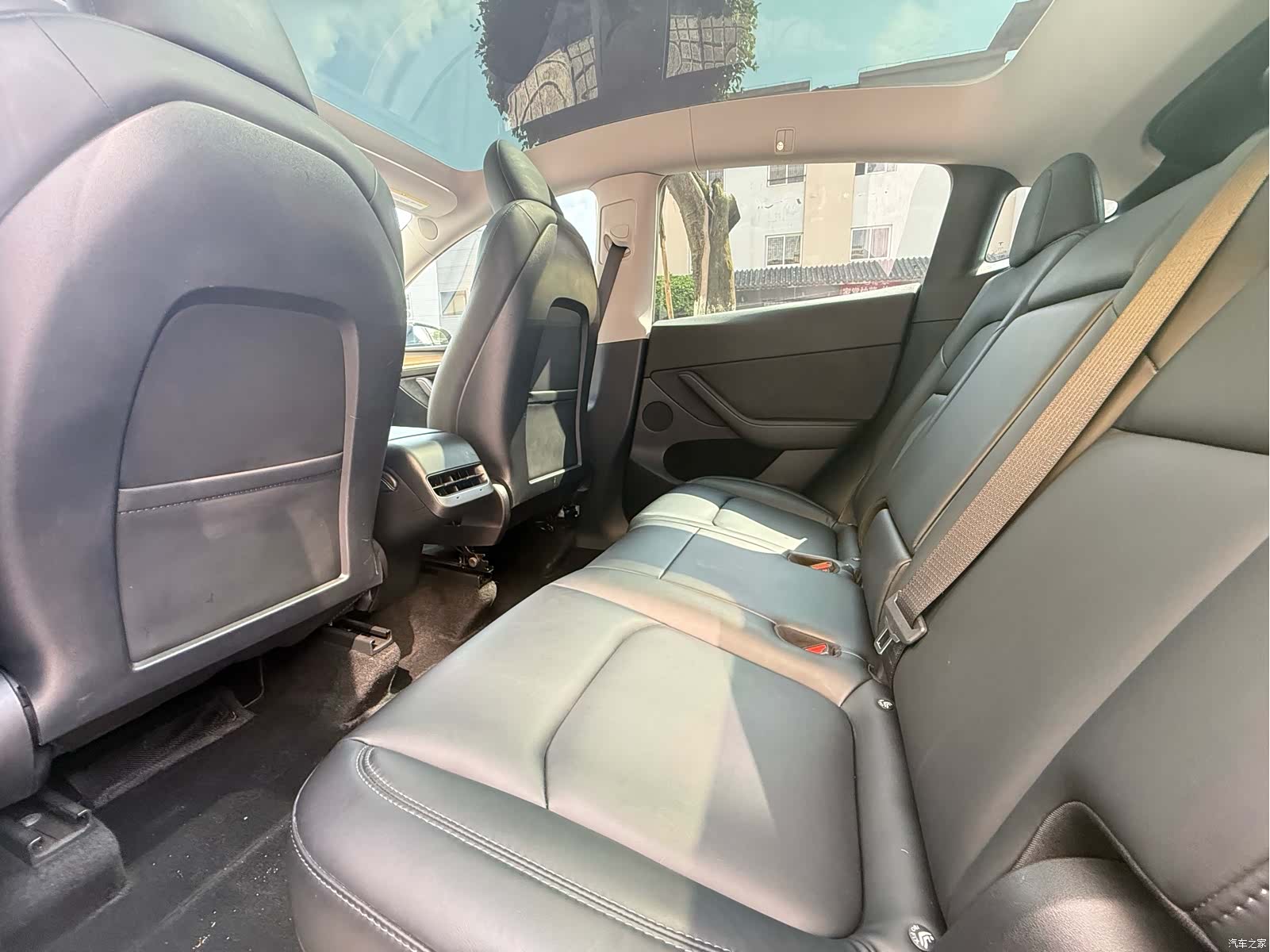 Tesla Model Y, 2023 10