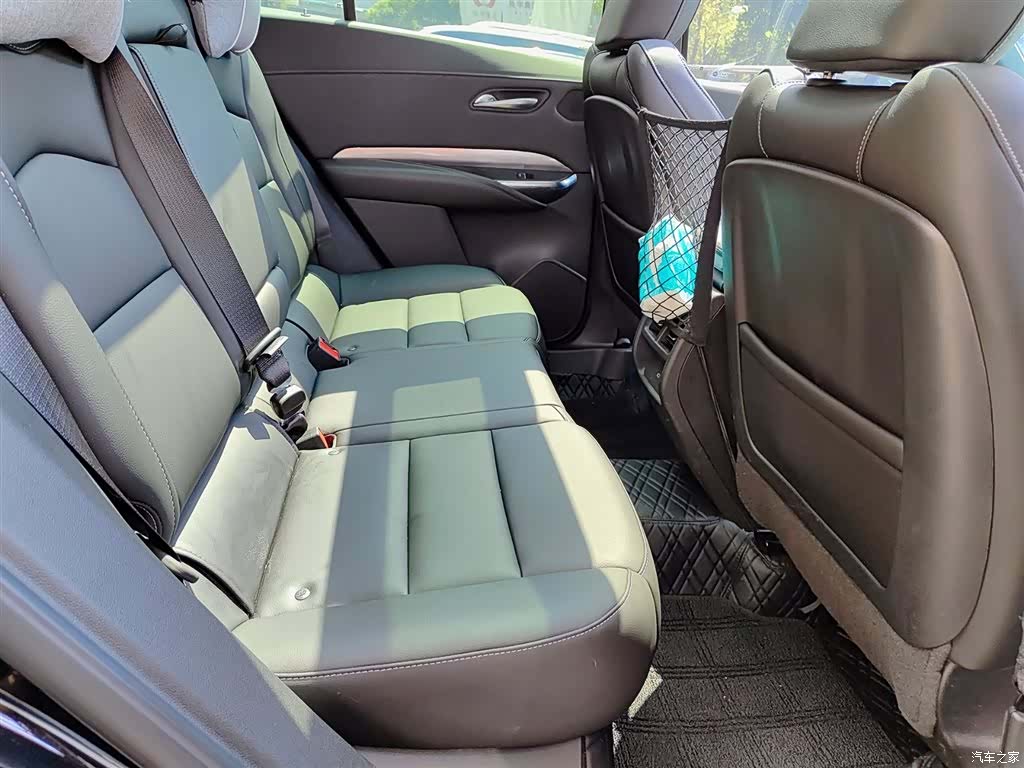 Cadillac XT4, 2024 11