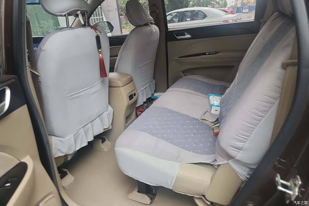 Wuling 730, 2017 11