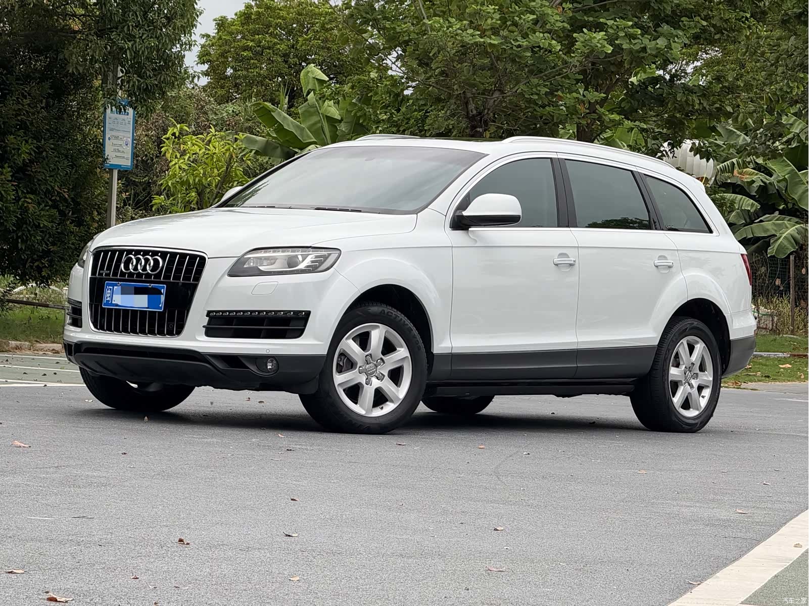 Audi Q7, 2015 1