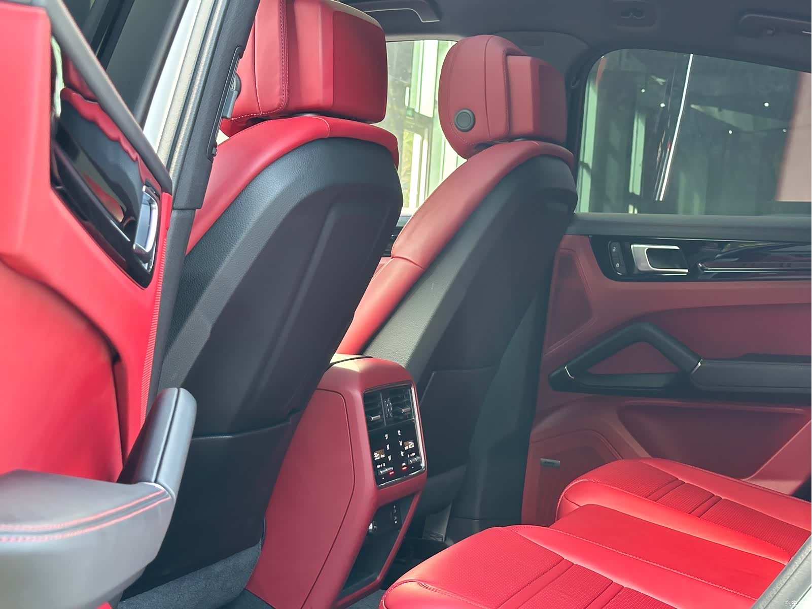 Porsche Cayenne, 2023 11