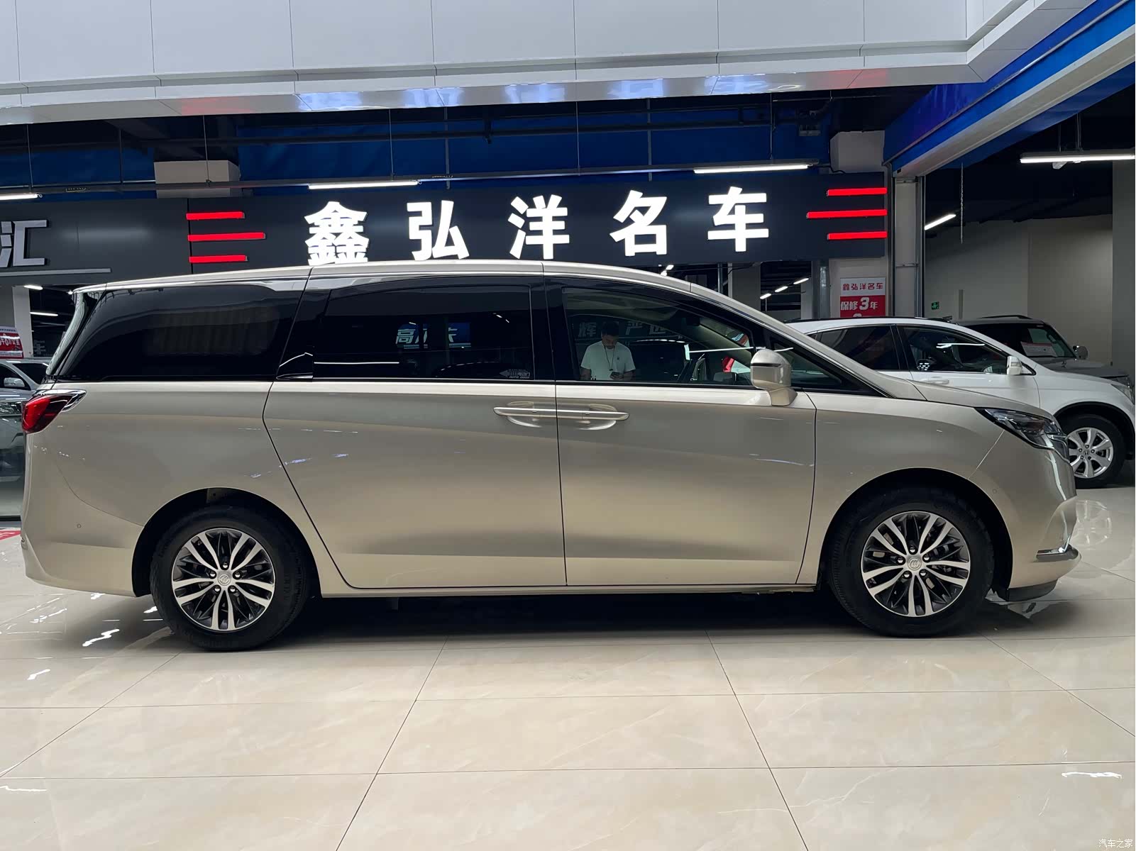 Buick GL8, 2022 4