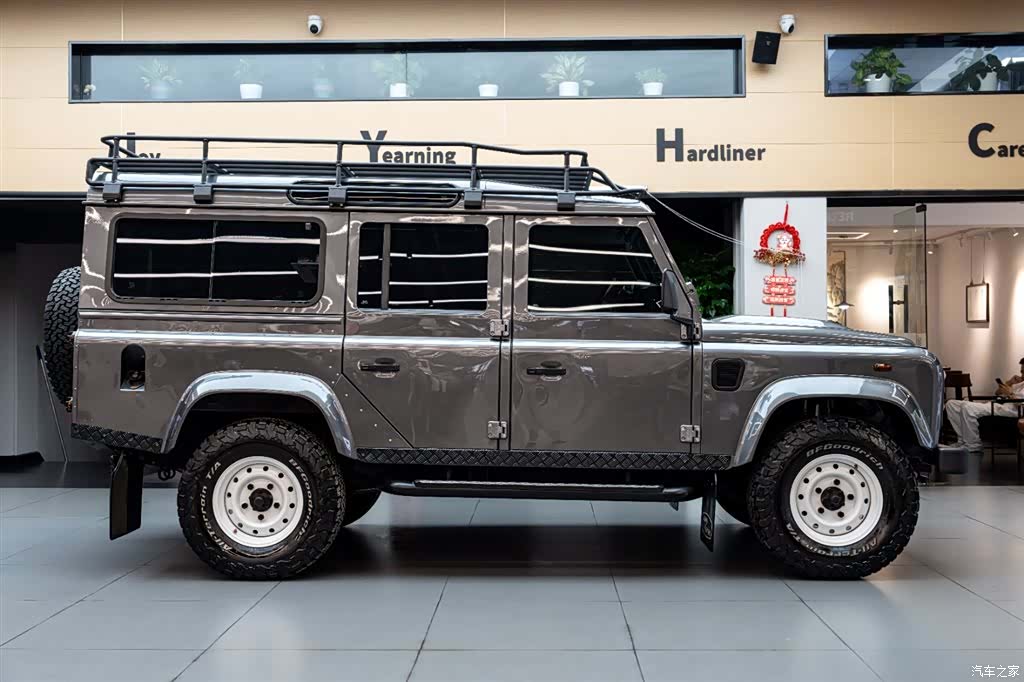 Land Rover Defender, 2015 3
