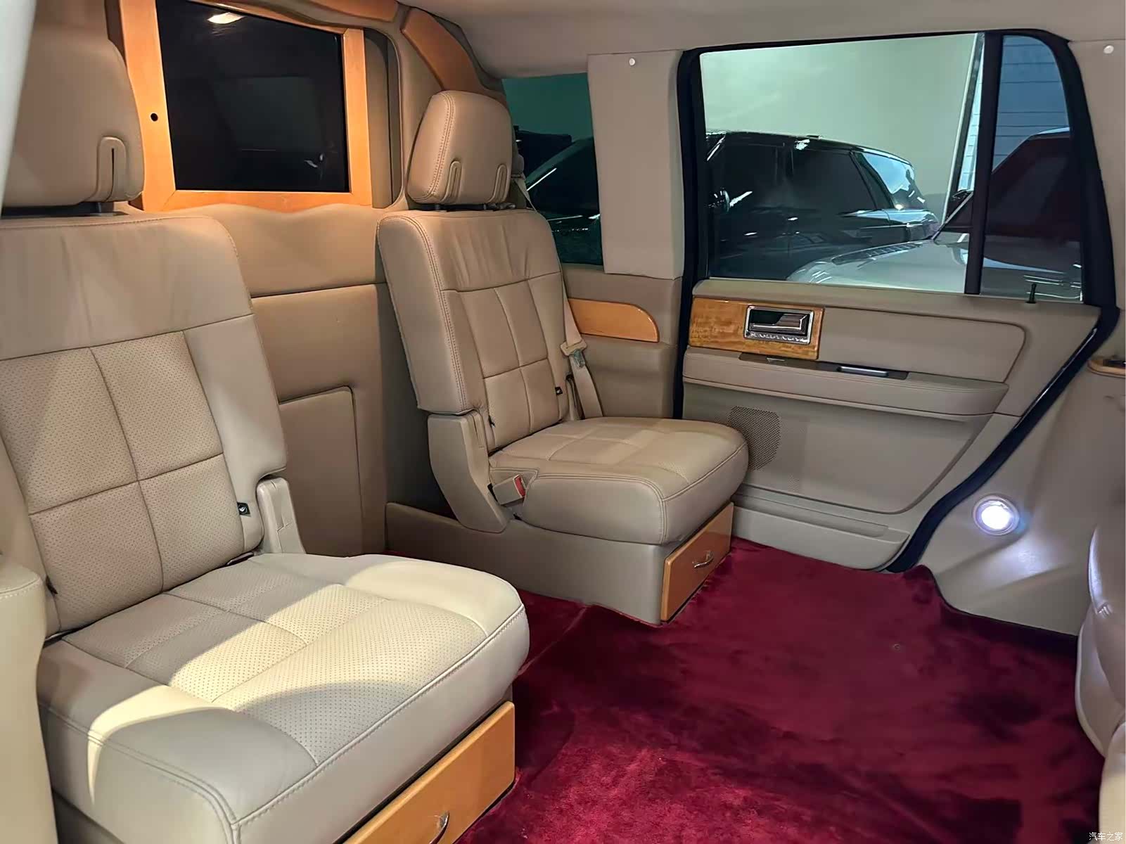 Lincoln Navigator, 2008 13