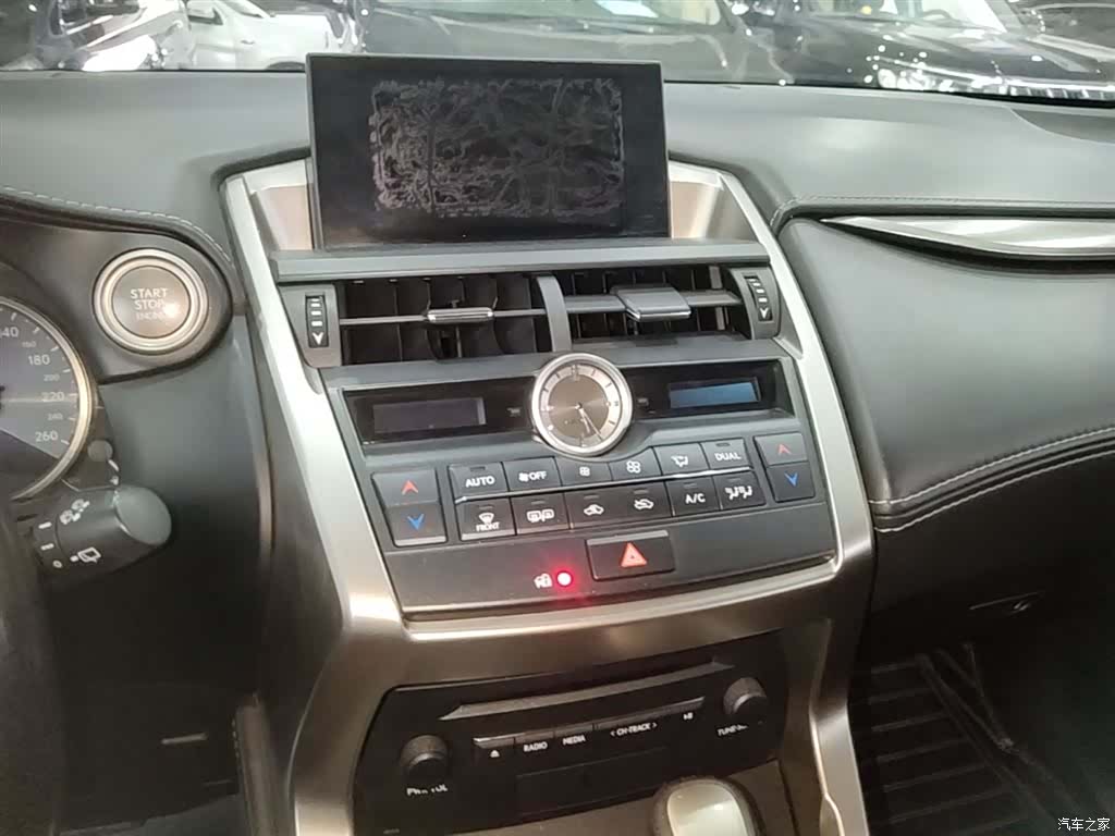 Lexus NX, 2016 13