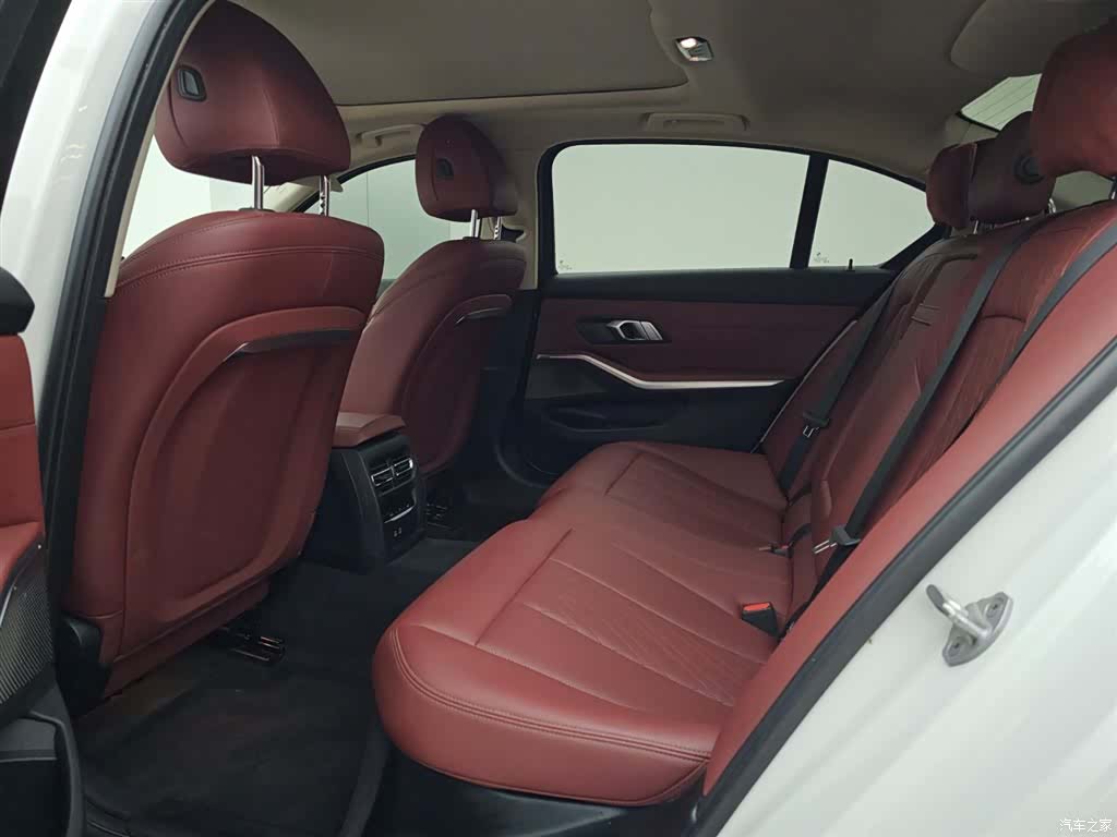 BMW 3 Series, 2024 12