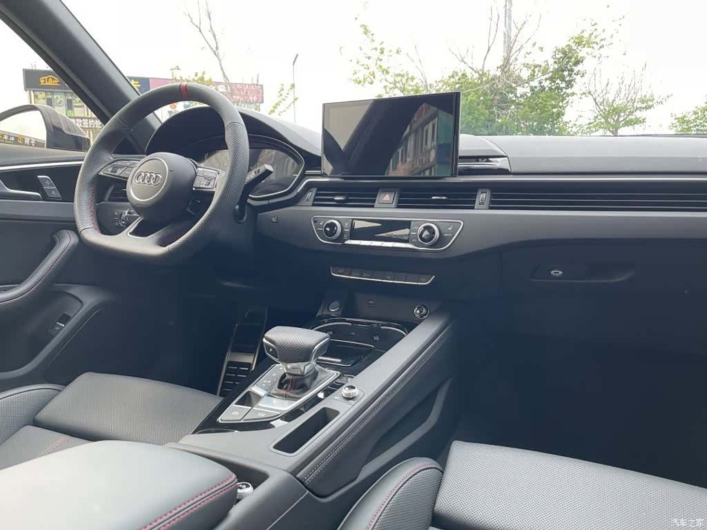 Audi A4L, 2025 14