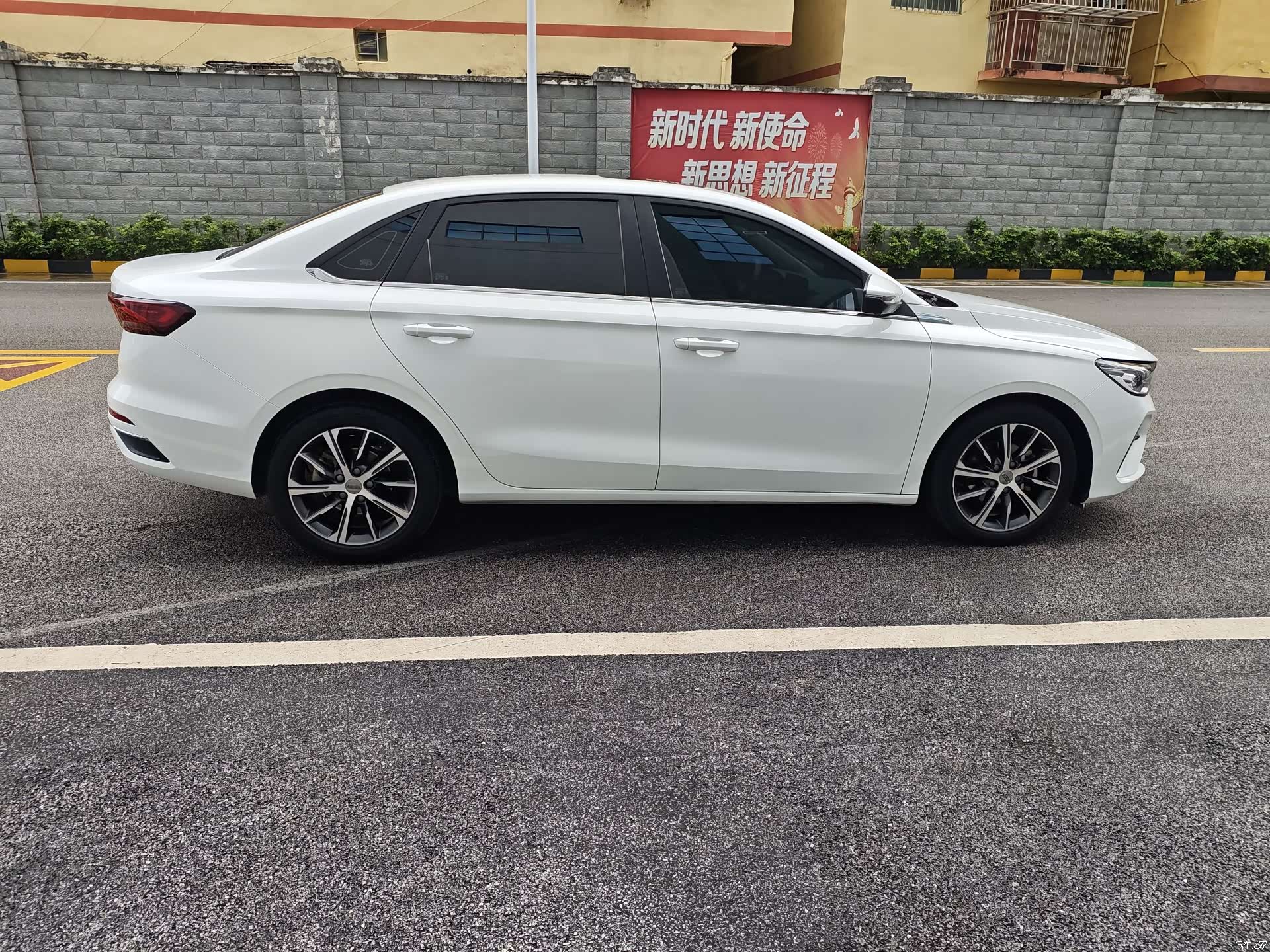 Geely Emgrand, 2022 17