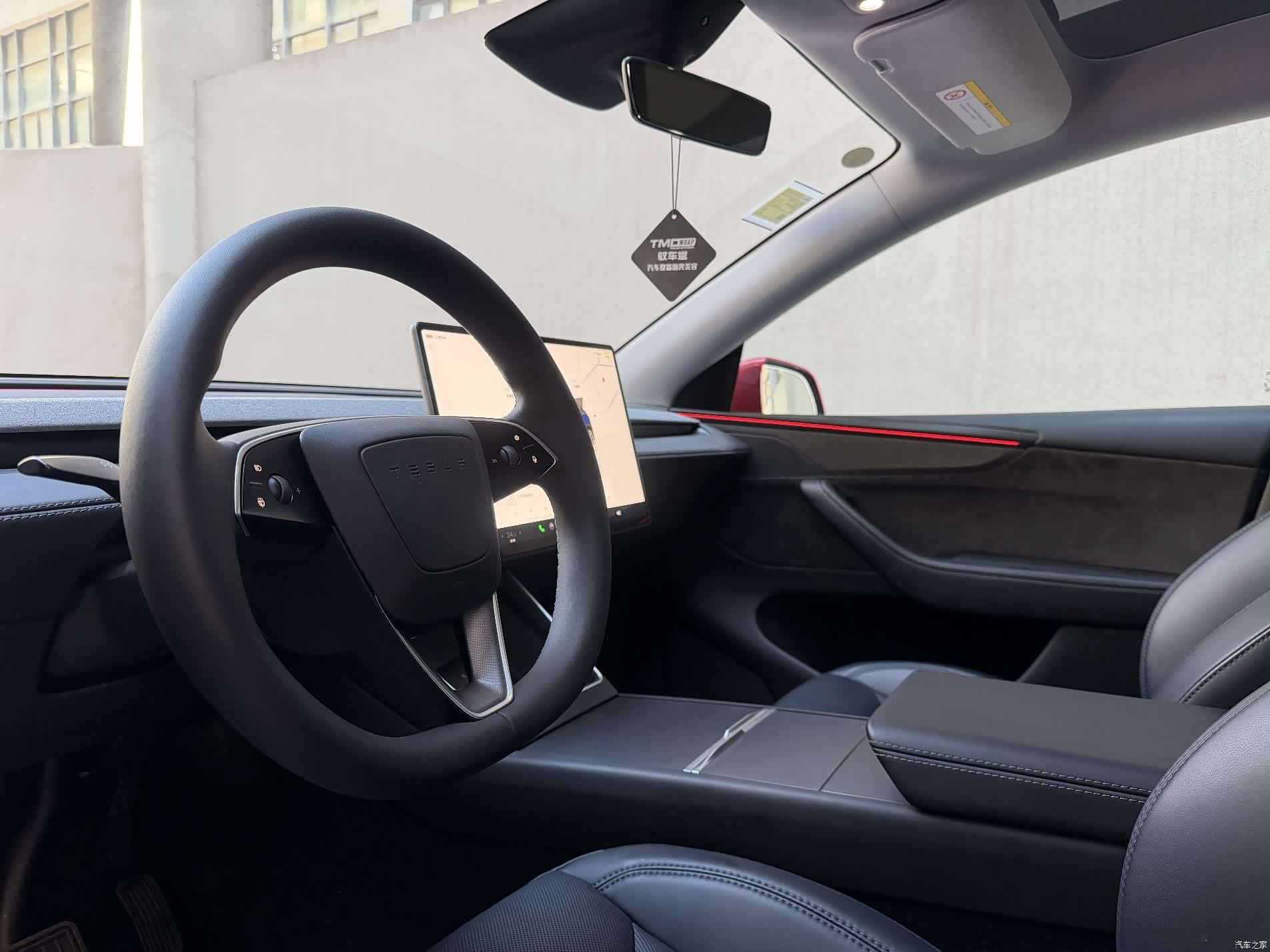 Tesla Model Y, 2026 12