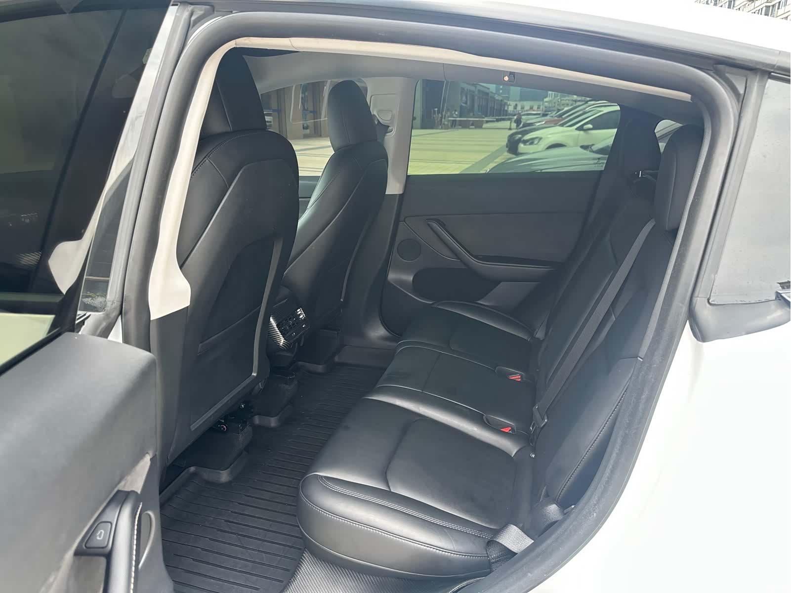 Tesla Model Y, 2024 все фото