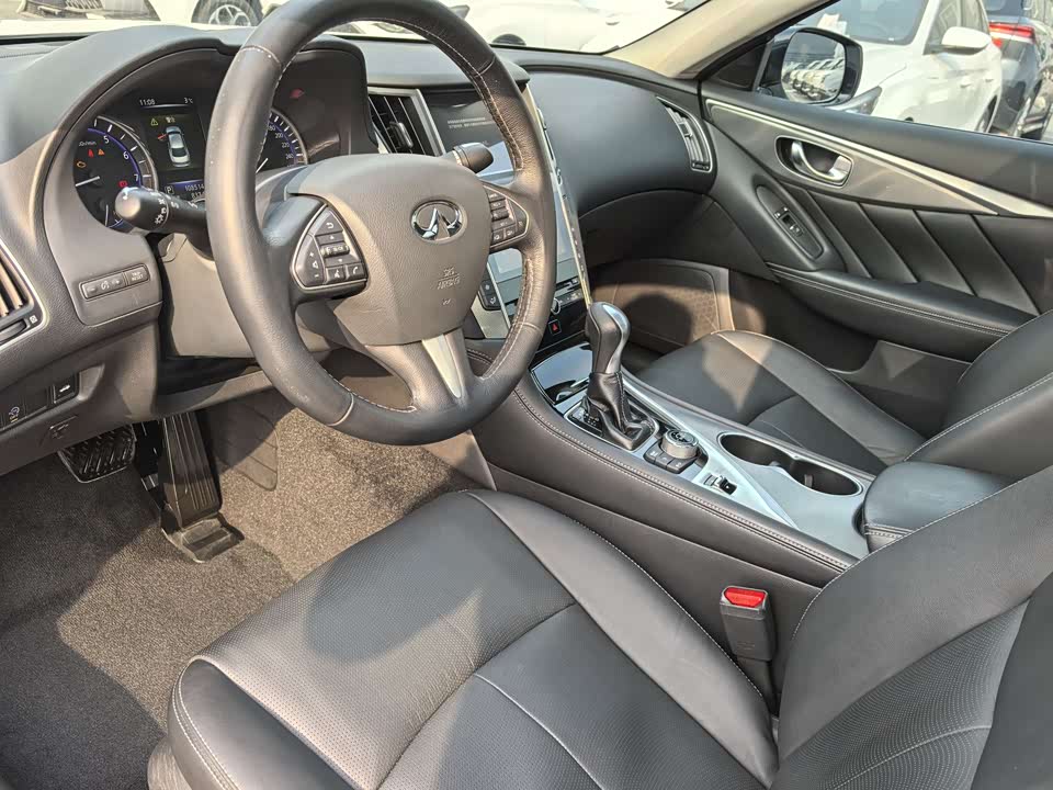 Infiniti Q50L