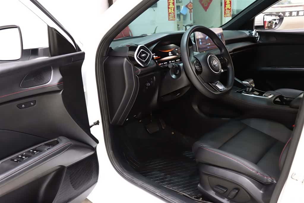 MG MG5, 2025 9