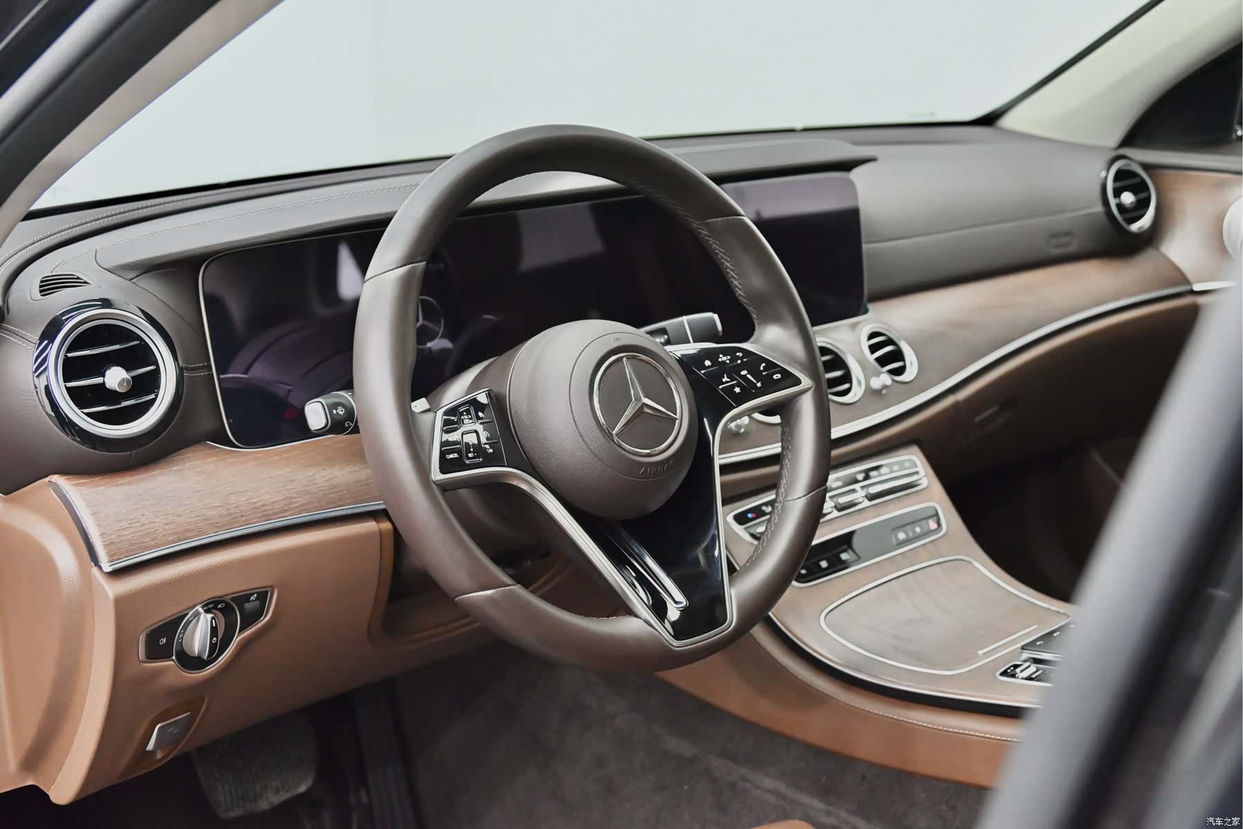 Mercedes-Benz E-Class, 2022 21