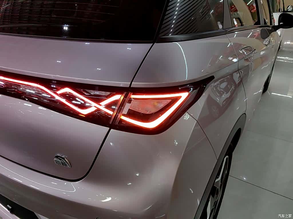 BYD Dolphin, 2023 8