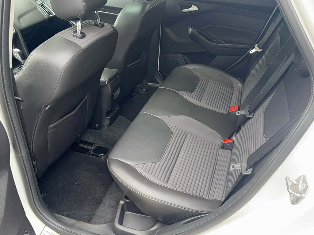 Ford Focus, 2017 10