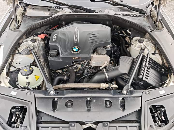 BMW 5 Series 2014 520Li dian ya xing