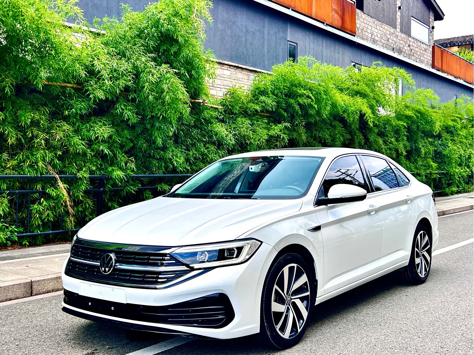 Volkswagen Sagitar, 2023 1