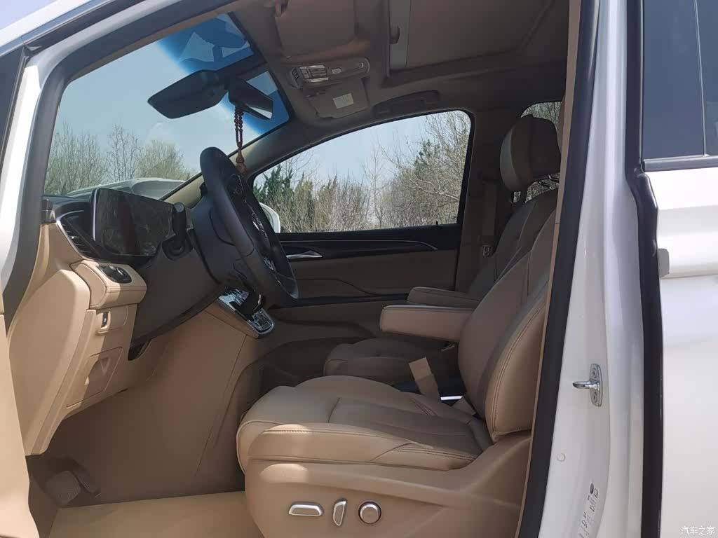 Buick GL8, 2021 11