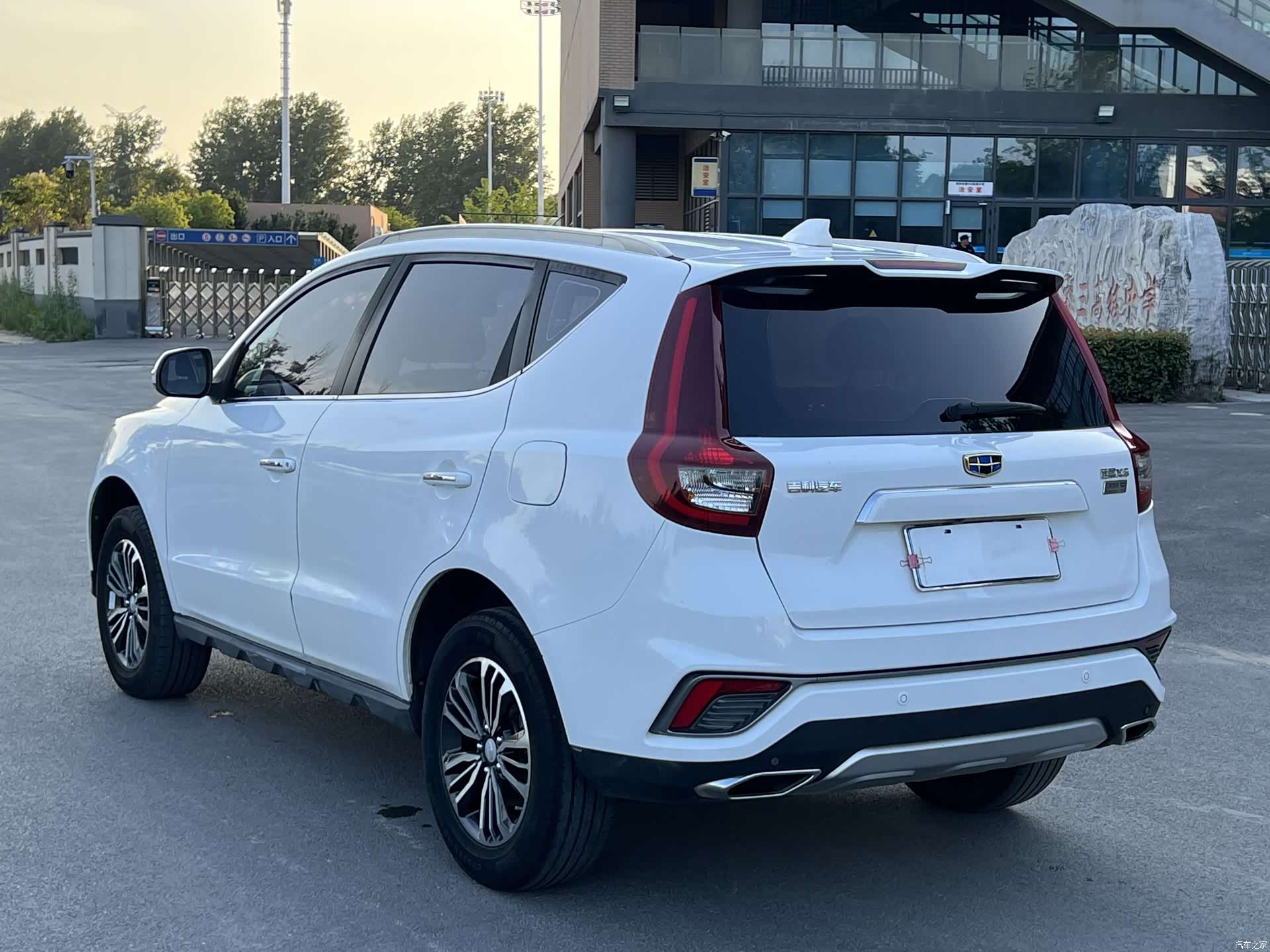 Geely X6, 2018 4