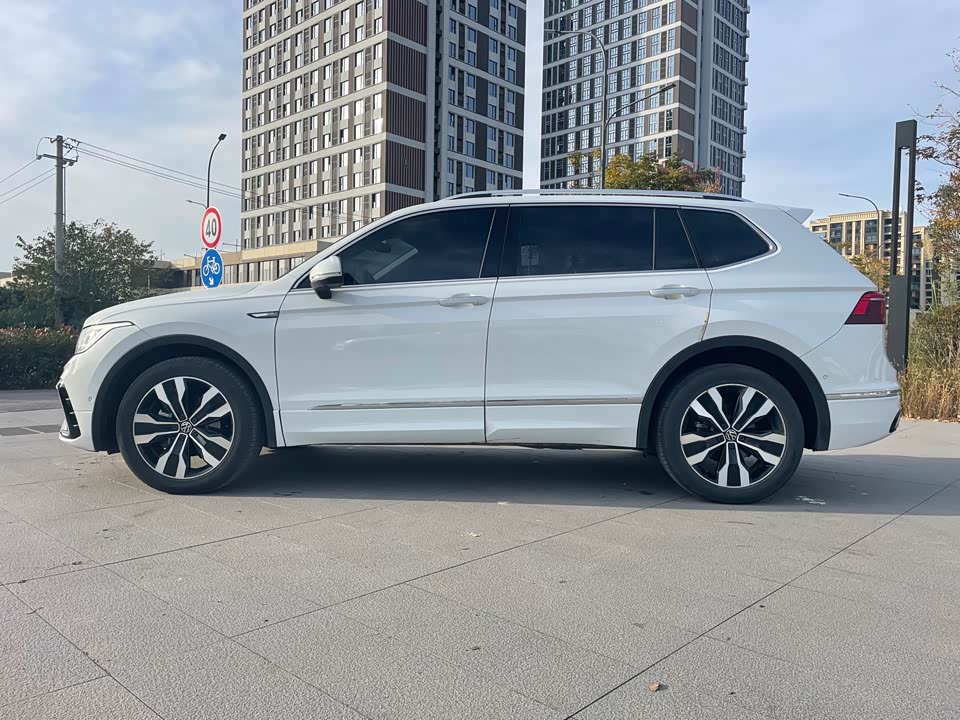 Volkswagen Tiguan L